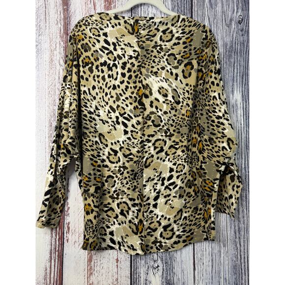 White Birch Women's Animal Print Top. Dolman Sleeves Medium - Picture 6 of 7